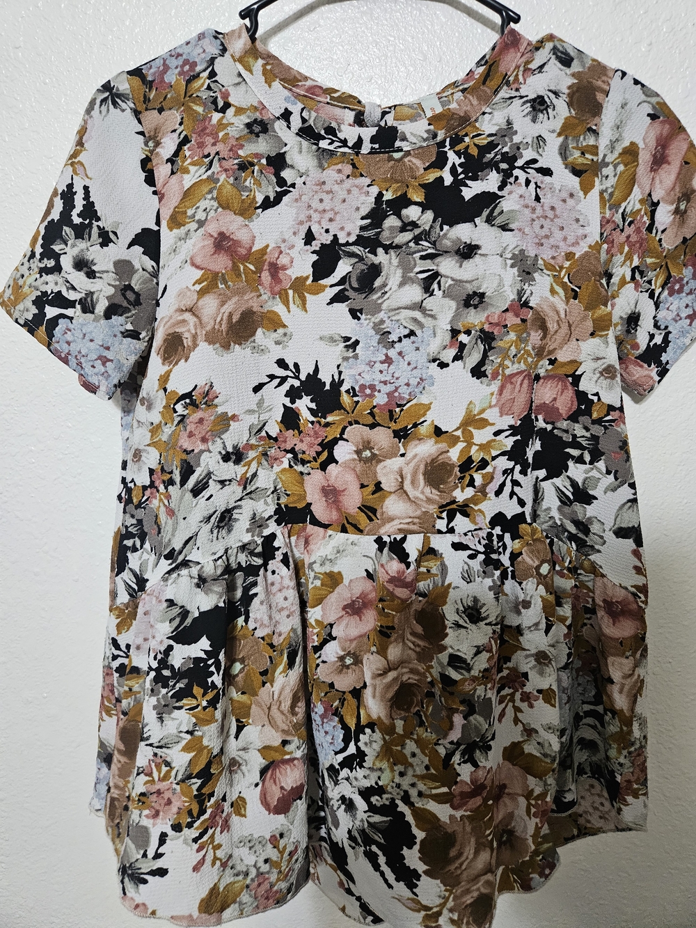 orange creek White Floral Short-Sleeve Peplum Top